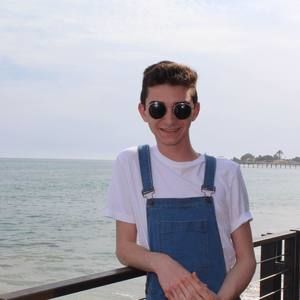 Meet your Posher, Jonathan